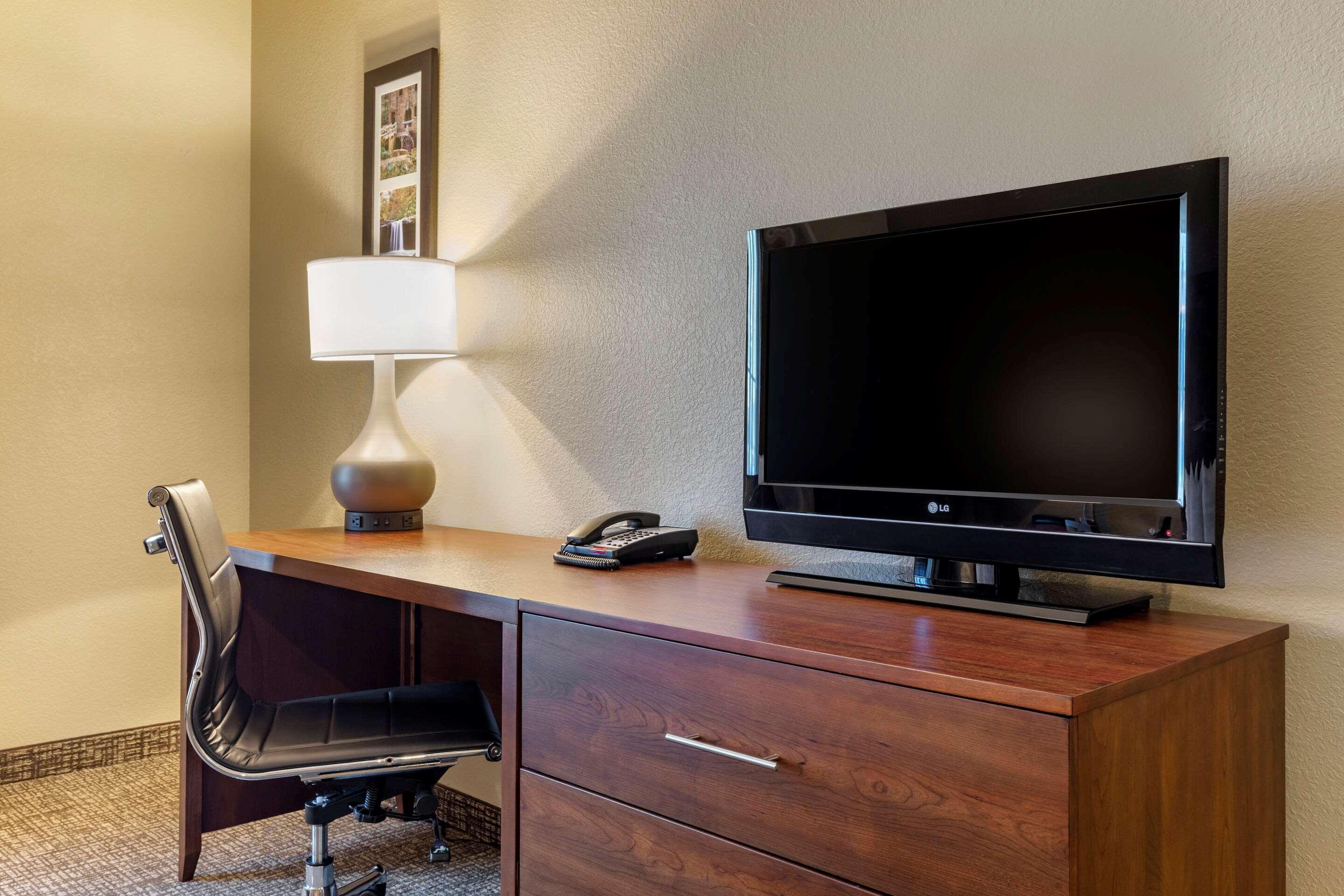 Comfort Inn & Suites Russellville I-40 Exteriör bild