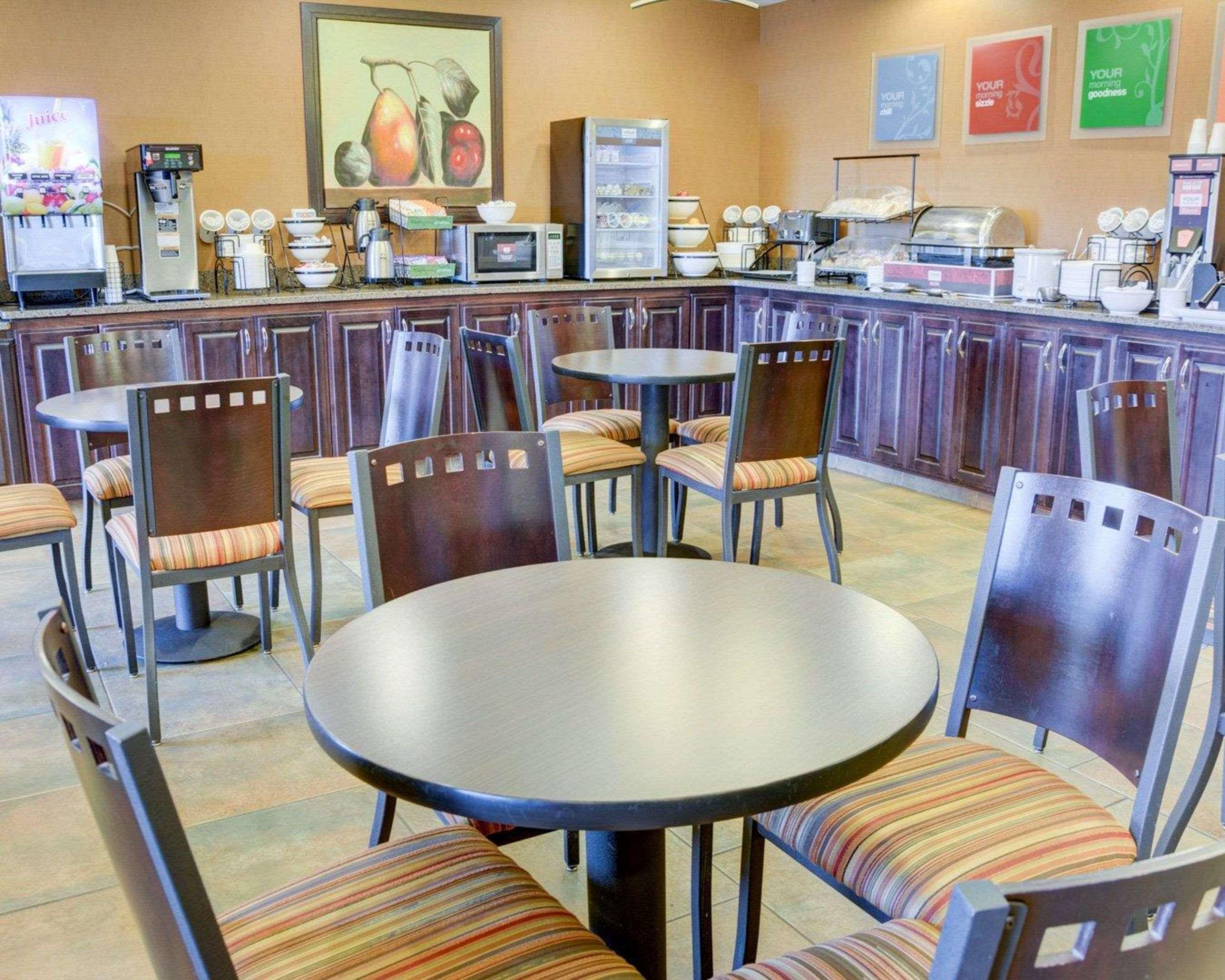 Comfort Inn & Suites Russellville I-40 Exteriör bild