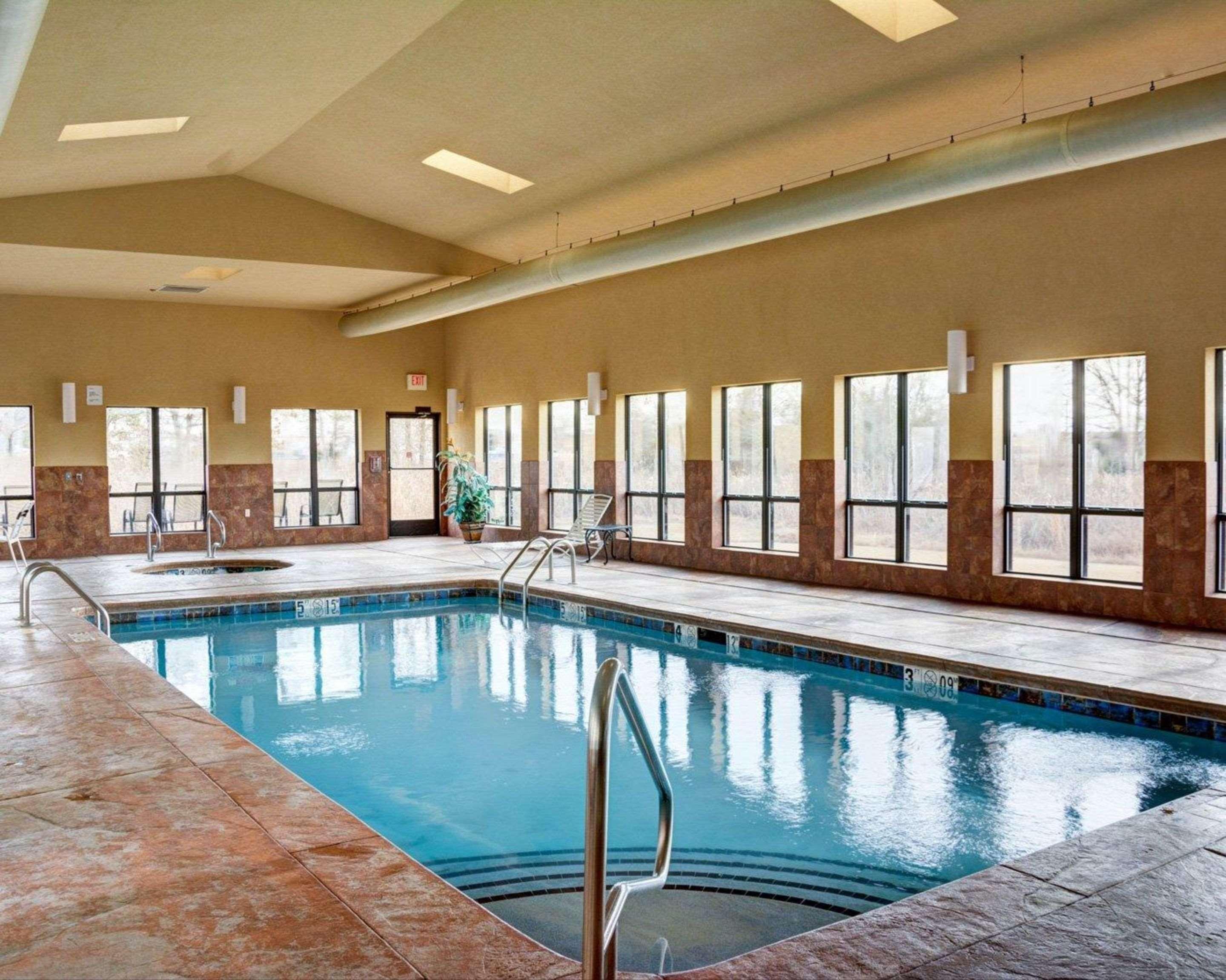 Comfort Inn & Suites Russellville I-40 Exteriör bild