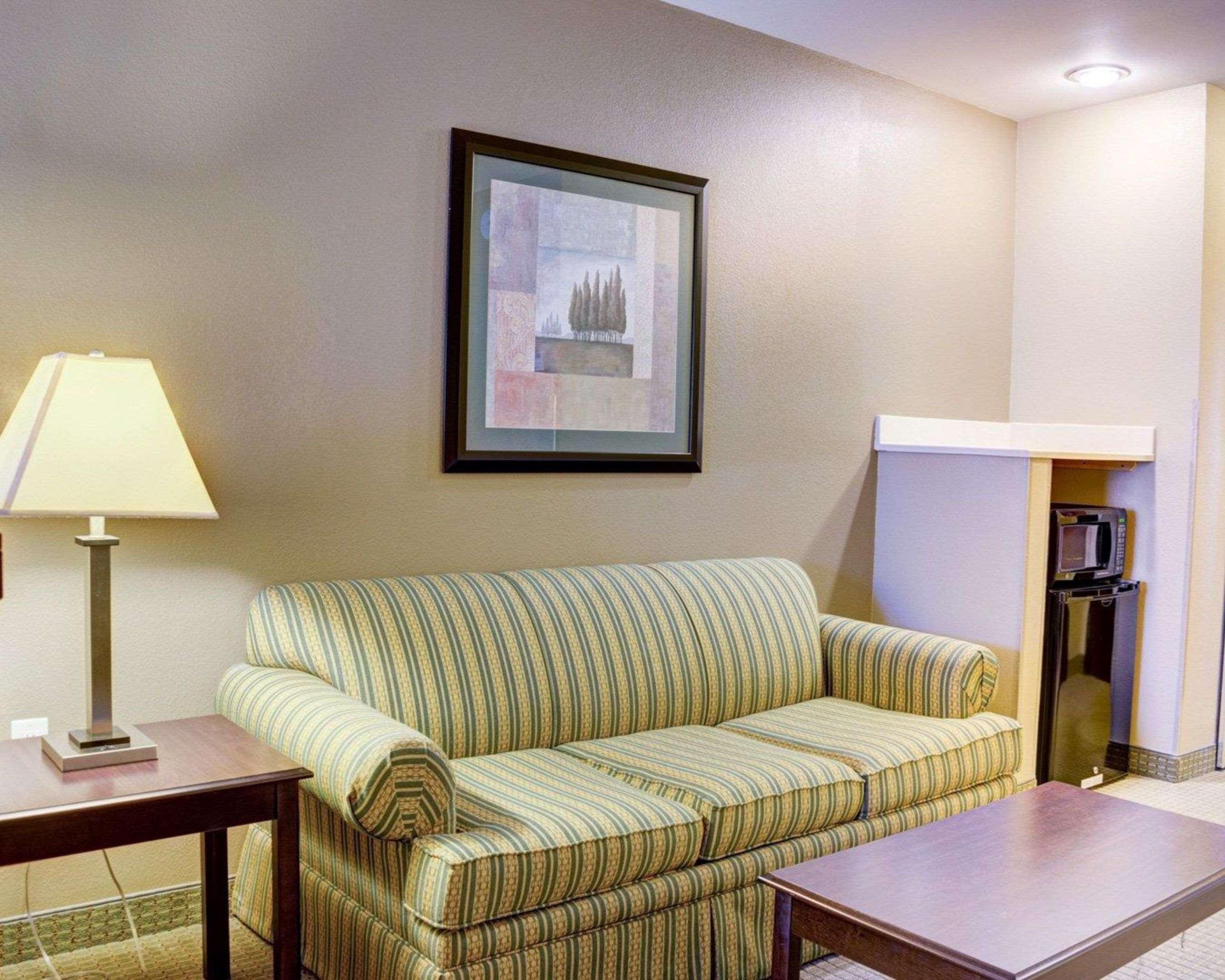 Comfort Inn & Suites Russellville I-40 Exteriör bild